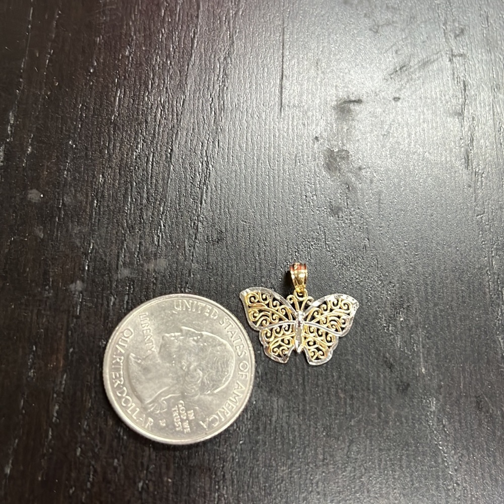 Solid 14k Gold Butterfly Pendant necklace - Picture 5 of 11